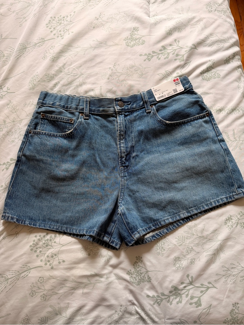 UNIQLO Women’s Blue Denim Shorts